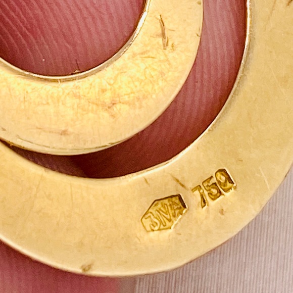 EUC Antique 18k Yellow Gold Medallion Pendant w/ 18k Chain - Picture 12 of 16